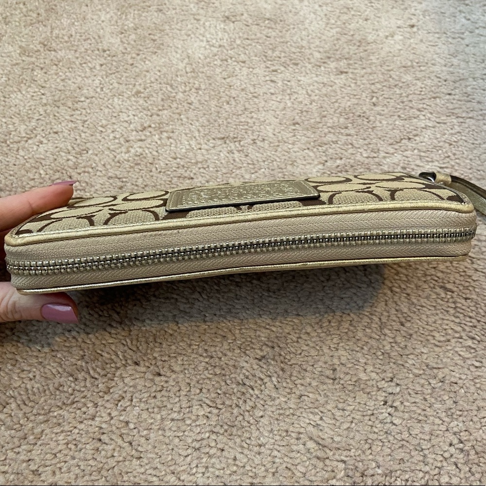 Coach Signature Accordion Zip Wallet in Khaki - Picture 6 of 7